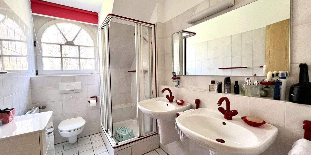 Einfamilienhaus Gladbeck Mitte - 9 Zimmer, 307 m&sup2;, 930.000&euro; | Angebot:25190761