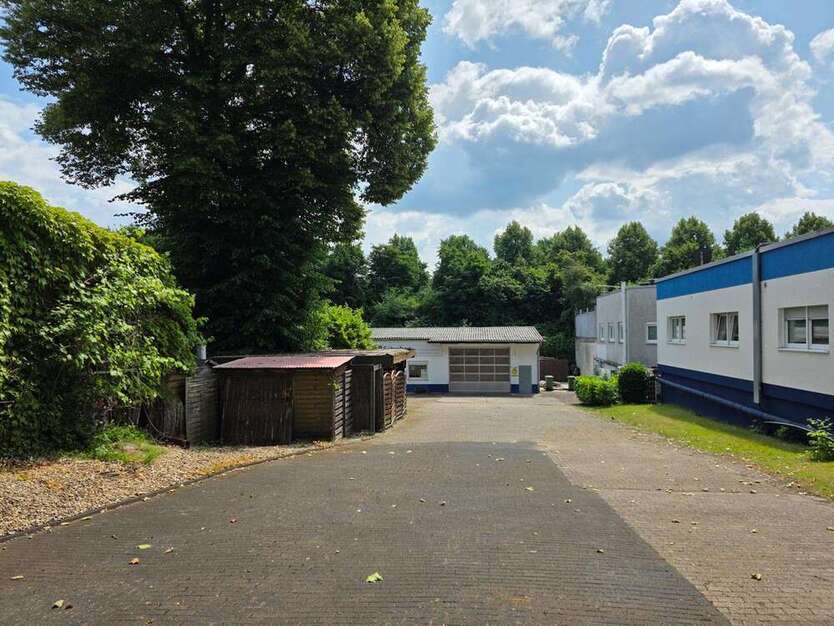 Halle in Oberhausen 560.000 € 185 m²