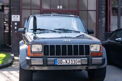 Jeep Cherokee 105.677 km 19.890 € Oberhausen 46149