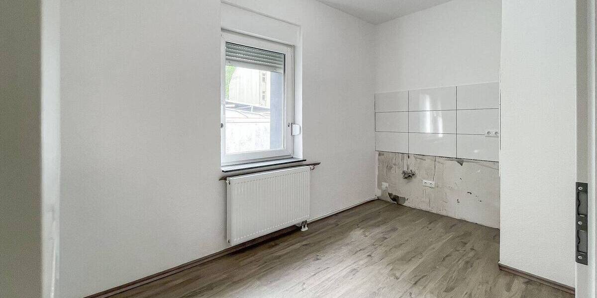 Einfamilienhaus + Mehrfamilienhaus - 7 Einheiten - 5 Garagen - freistehend 1 zimmer