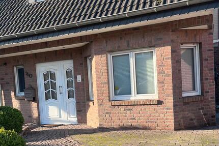 Gepflegte Doppelhaushälfte mit Garten, Garage, PV Anlage in Moers 3 zimmer