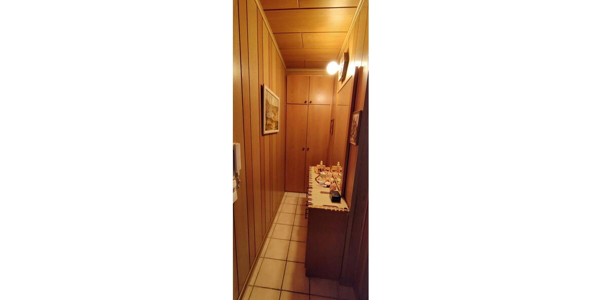 Etagenwohnung Duisburg Essenberg - 3 Zimmer, 109 m&sup2;, 180.000&euro; | Angebot:26323375