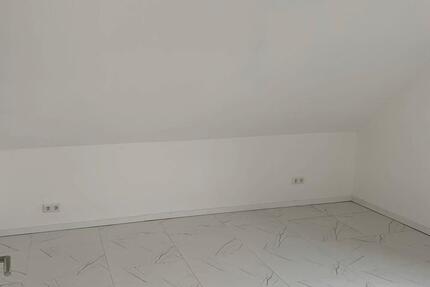 Wohnung Oberhausen Schmachtendorf - 4 Zimmer, 85 m&sup2;, 600&euro; | Angebot:26670217