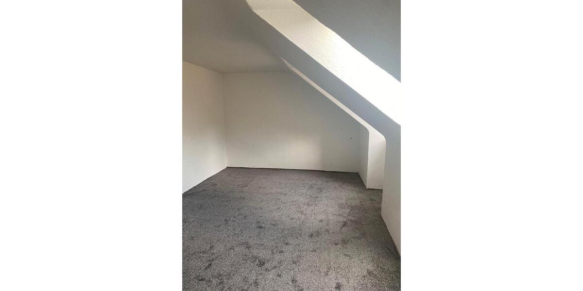 Dachgeschoßwohnung Duisburg Duisburg-Mitte - 2 Zimmer, 65 m&sup2;, 450&euro; | Angebot:26262987