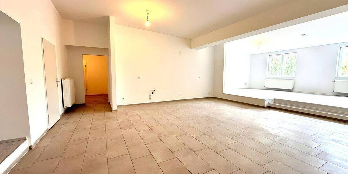 Etagenwohnung Duisburg Untermeiderich - 2 Zimmer, 100 m&sup2;, 780&euro; | Angebot:26859109
