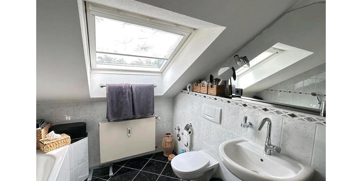Dachgeschoßwohnung Moers Rheinkamp - 2 Zimmer, 63 m&sup2;, 245.000&euro; | Angebot:27630549