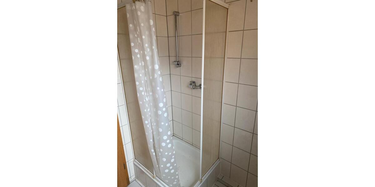 von Privat: freie 2-Zimmer-Dachgeschosswohnung in 46242 Bottrop 2 zimmer