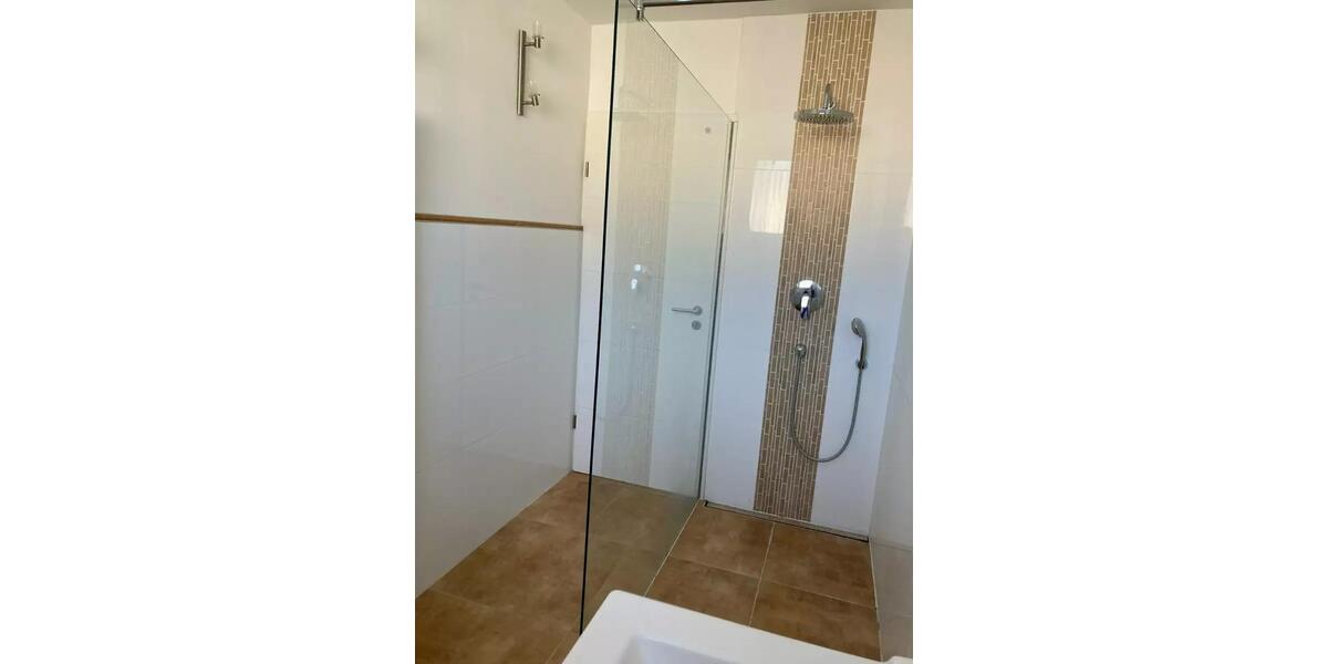 Dachgeschoßwohnung Duisburg Essenberg - 3 Zimmer, 83 m&sup2;, 900&euro; | Angebot:26426285