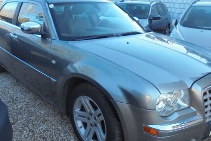 Chrysler 300C 249.000 km 3.500 &euro; Duisburg 47249