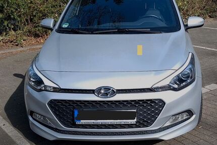 Hyundai i20 48.150 km 10.500 &euro; Oberhausen 46149