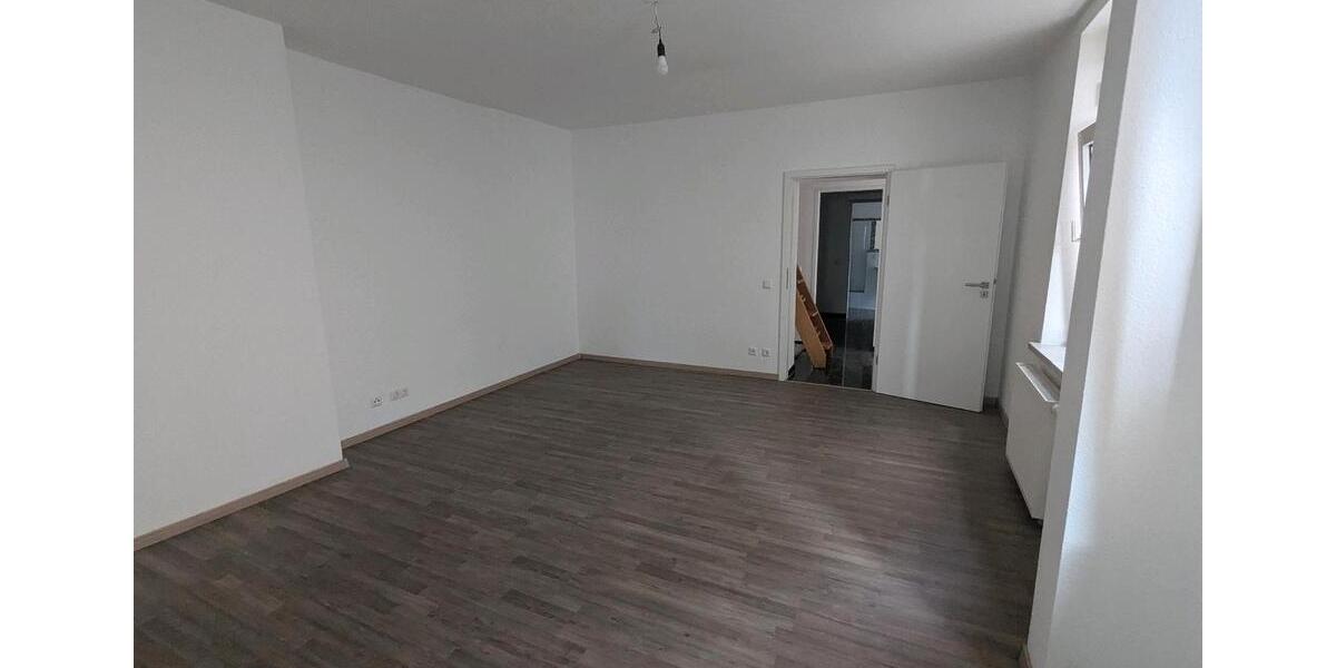 Erdgeschoßwohnung Duisburg Mittelmeiderich - 3 Zimmer, 70 m&sup2;, 580&euro; | Angebot:26231899