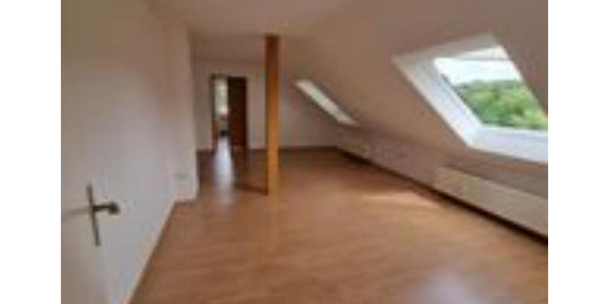 DG Wohnung im ruhigem + gepflegten Haus in grüner Lage + EBK 2 zimmer