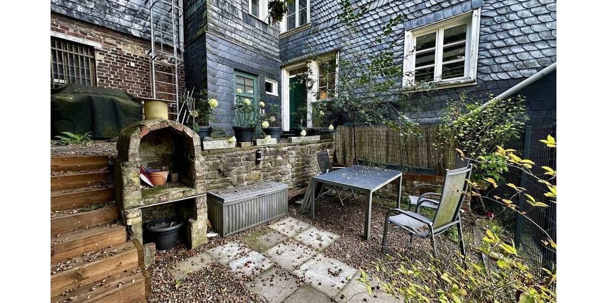 3-Zimmer-Altbau mit Terrasse und Privatzugang 3 zimmer
