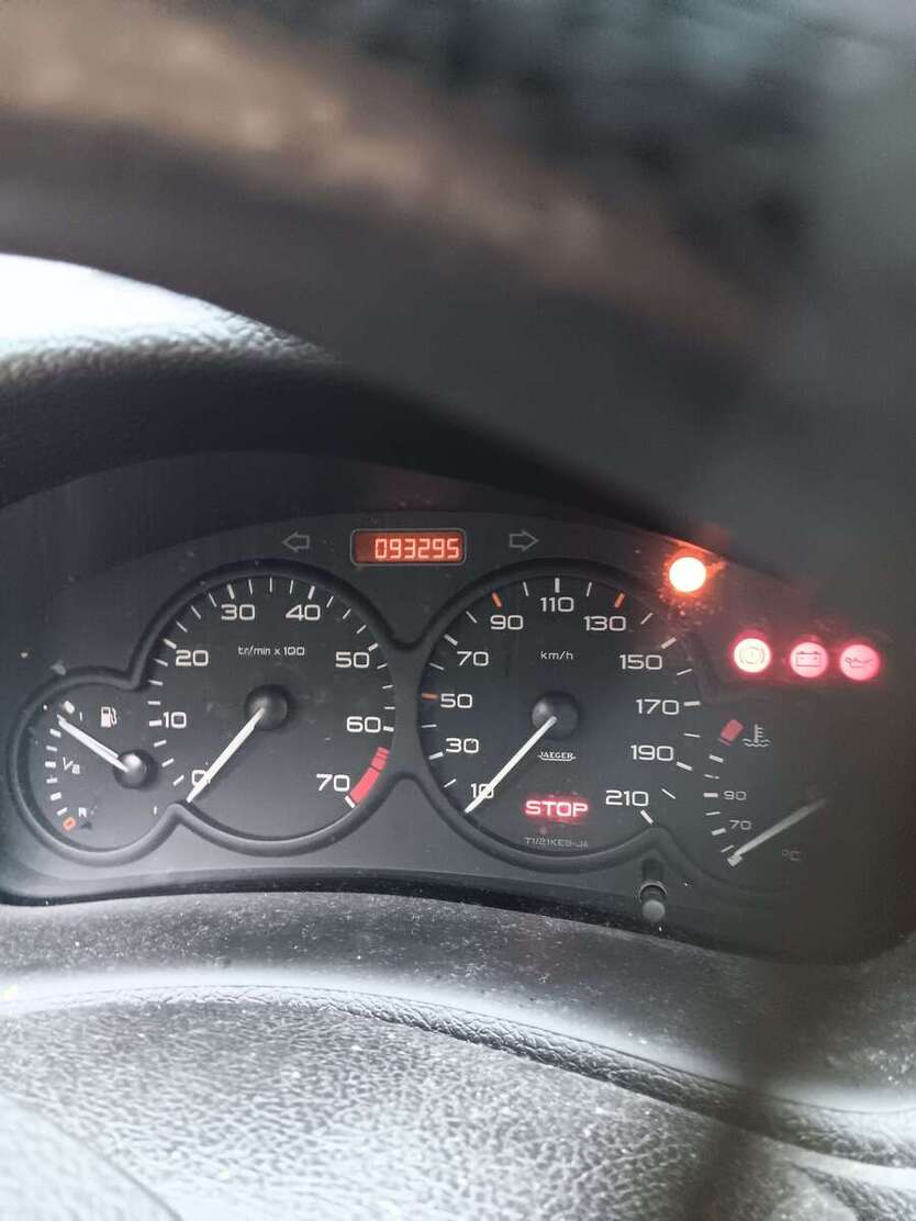 Peugeot 206 93.300 km 1.800 € Oberhausen 46119