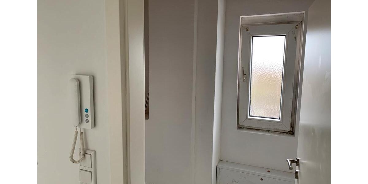 Dachgeschoßwohnung Oberhausen Schmachtendorf - 3.5 Zimmer, 85 m&sup2;, 850&euro; | Angebot:26122522