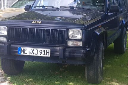 Jeep Cherokee 131.000 km 12.250 &euro; Duisburg 47198