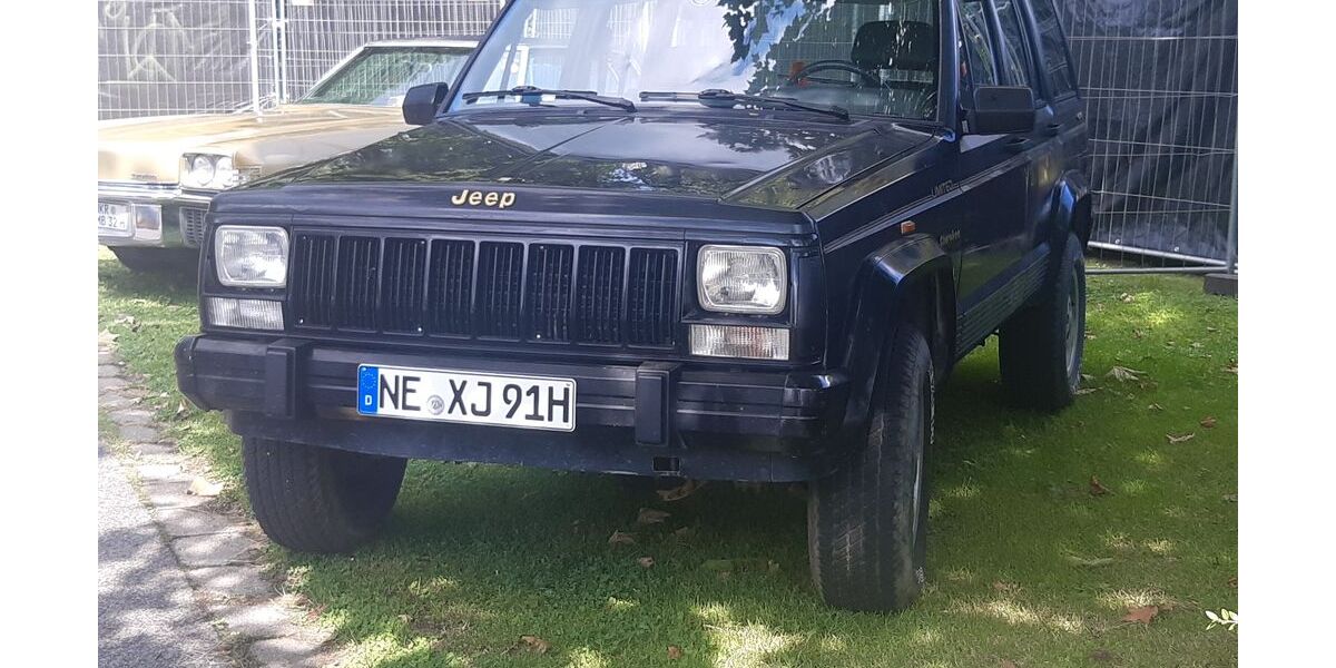 Jeep Cherokee 131.000 km 12.250 &euro; Duisburg 47198