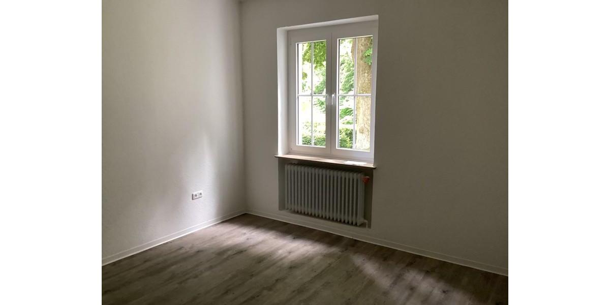 Erdgeschoßwohnung Gelsenkirchen Ückendorf - 2.5 Zimmer, 81 m&sup2;, 679&euro; | Angebot:25153085