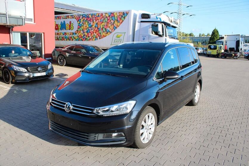 VW Touran 102.565 km 17.650 € Marl 45768