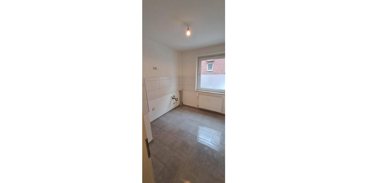 Erdgeschoßwohnung Duisburg Duisburg-Mitte - 1.5 Zimmer, 32 m&sup2;, 480&euro; | Angebot:25571240