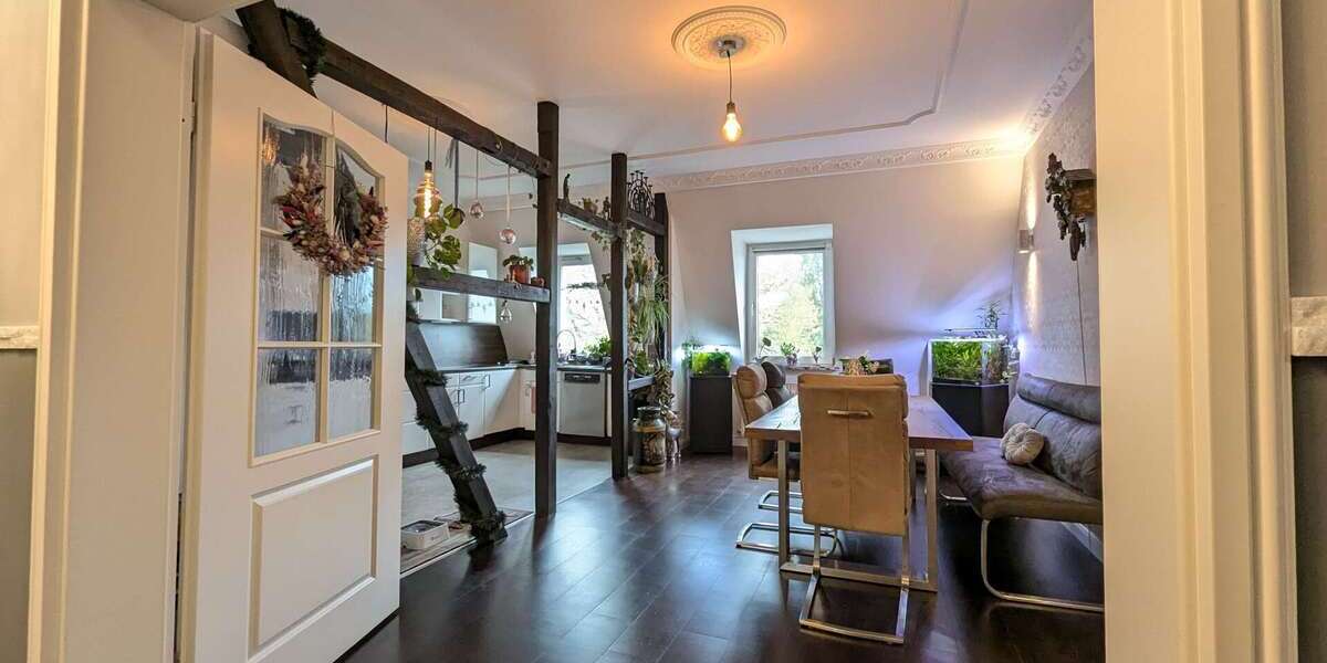 Wohnung zum Kaufen in Duisburg-Meiderich 219.000 € 132 m² 5 zimmer