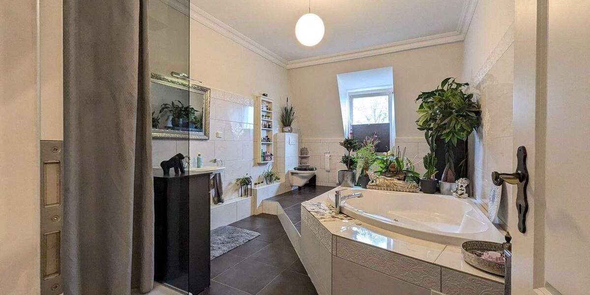 Etagenwohnung Duisburg Mittelmeiderich - 5 Zimmer, 132 m&sup2;, 199.900&euro; | Angebot:25630246