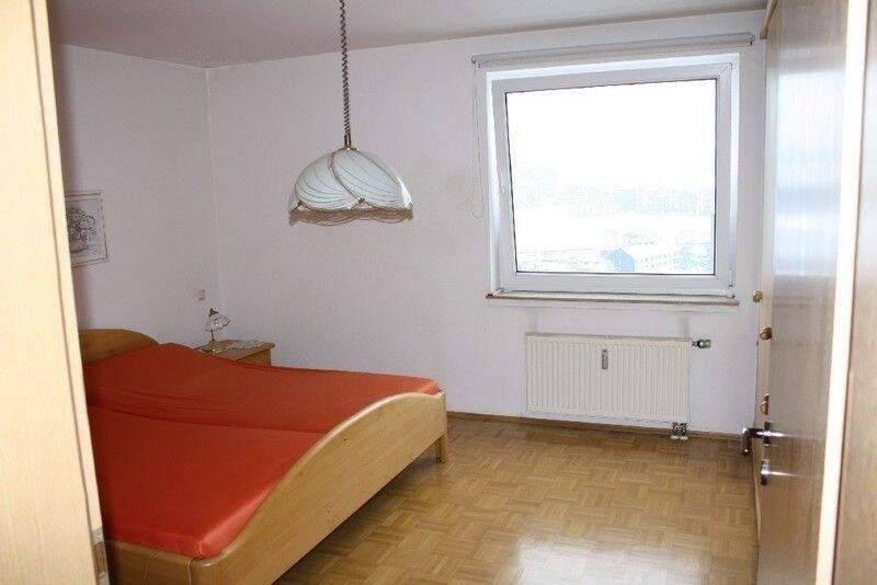 Etagenwohnung Velbert Neviges - 3 Zimmer, 90 m&sup2;, 229.000&euro; | Angebot:25705748