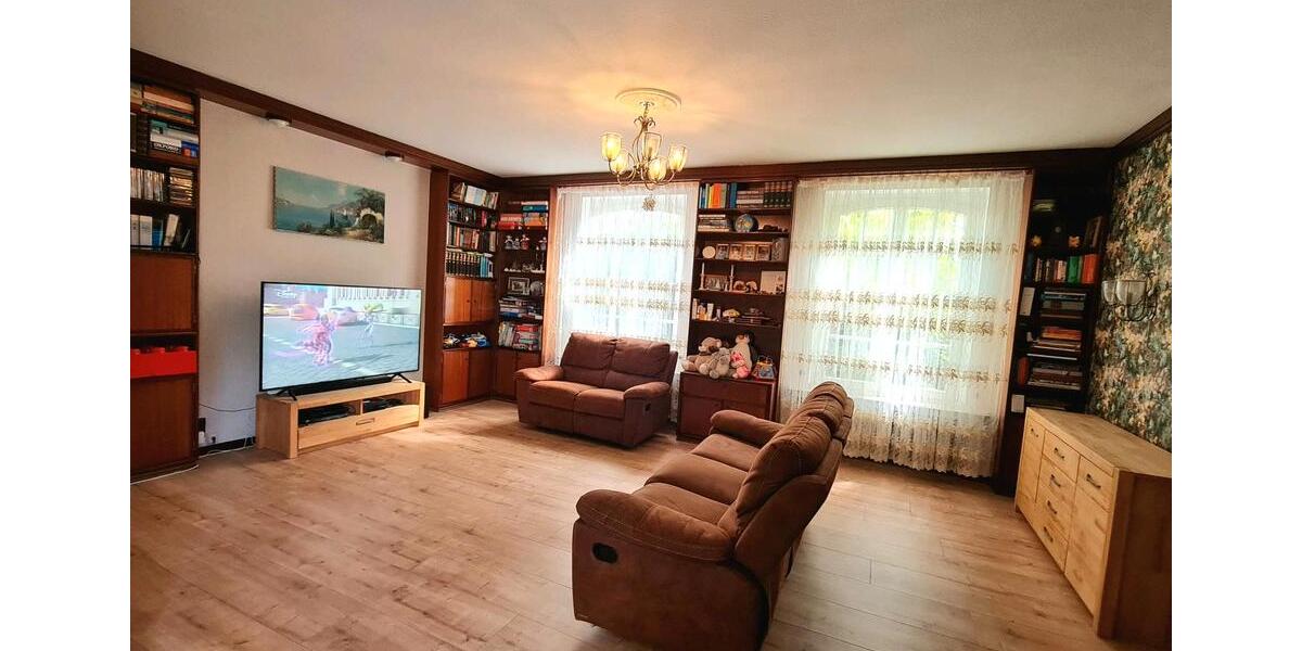 Einfamilienhaus Duisburg Rheinhausen - 9 Zimmer, 220 m&sup2;, 1.360&euro; | Angebot:27618833