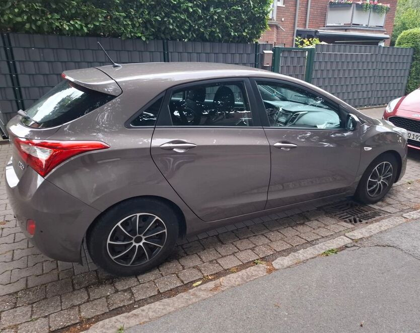i30