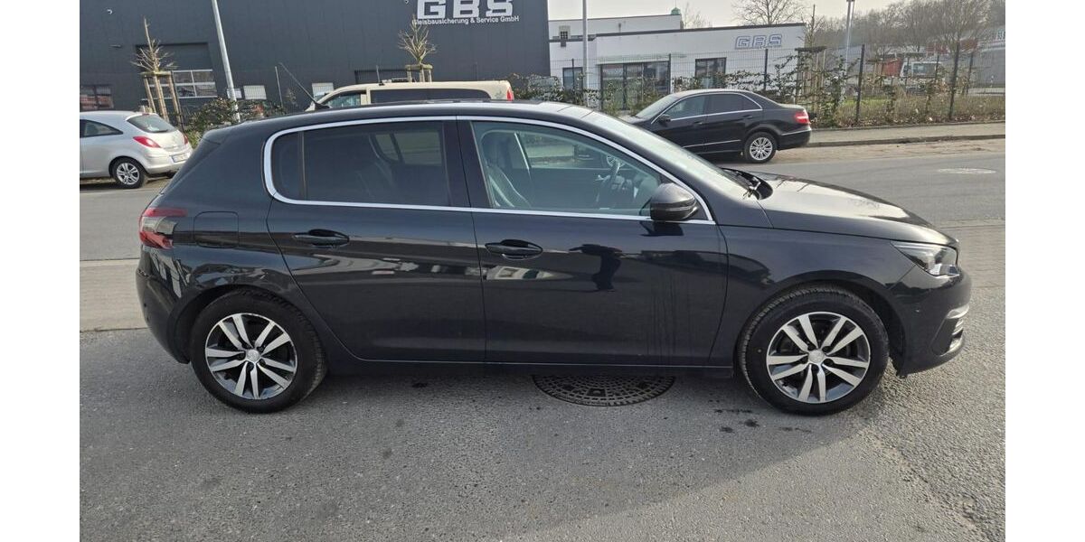Peugeot 308 58.000 km 12.990 &euro; Gelsenkirchen 45884