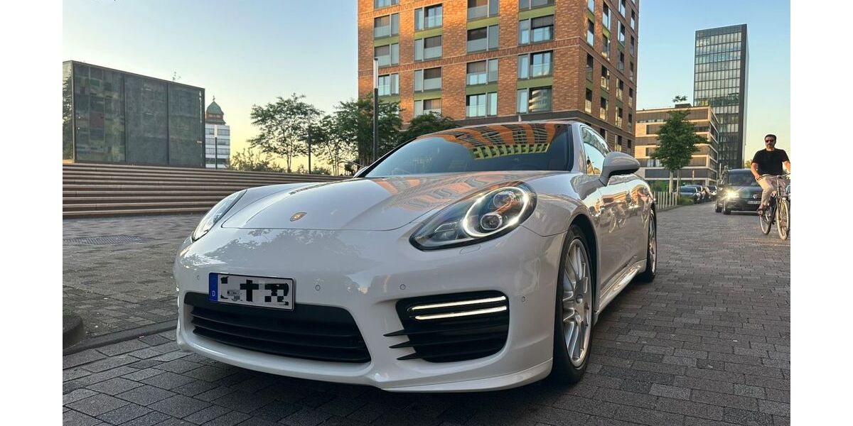 Porsche Panamera 84.500 km 41.500 &euro; Mülheim an der Ruhr 45472
