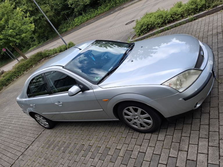 Ford Mondeo 98.200 km 3.200 &euro; Bochum 44801
