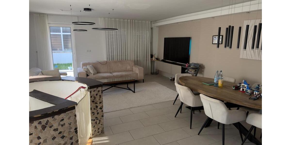 Erdgeschoßwohnung Duisburg Walsum - 4 Zimmer, 126 m&sup2;, 269.000&euro; | Angebot:26086102