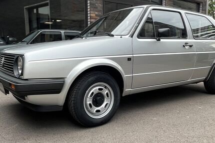 VW Golf 44.342 km 8.690 &euro; Duisburg 47138