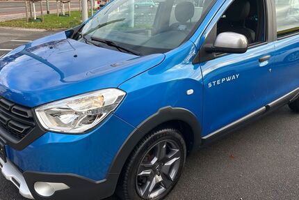 Dacia Lodgy 78.000 km 10.680 € Duisburg 47138
