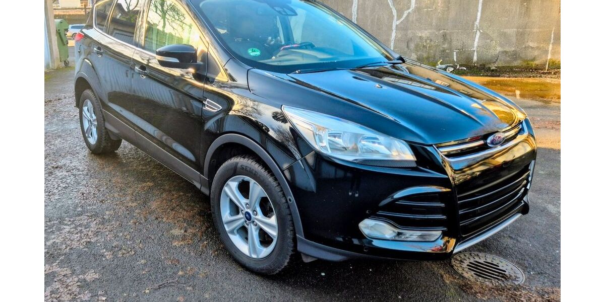 Ford Kuga 162.000 km 12.300 &euro; Oberhausen 46145