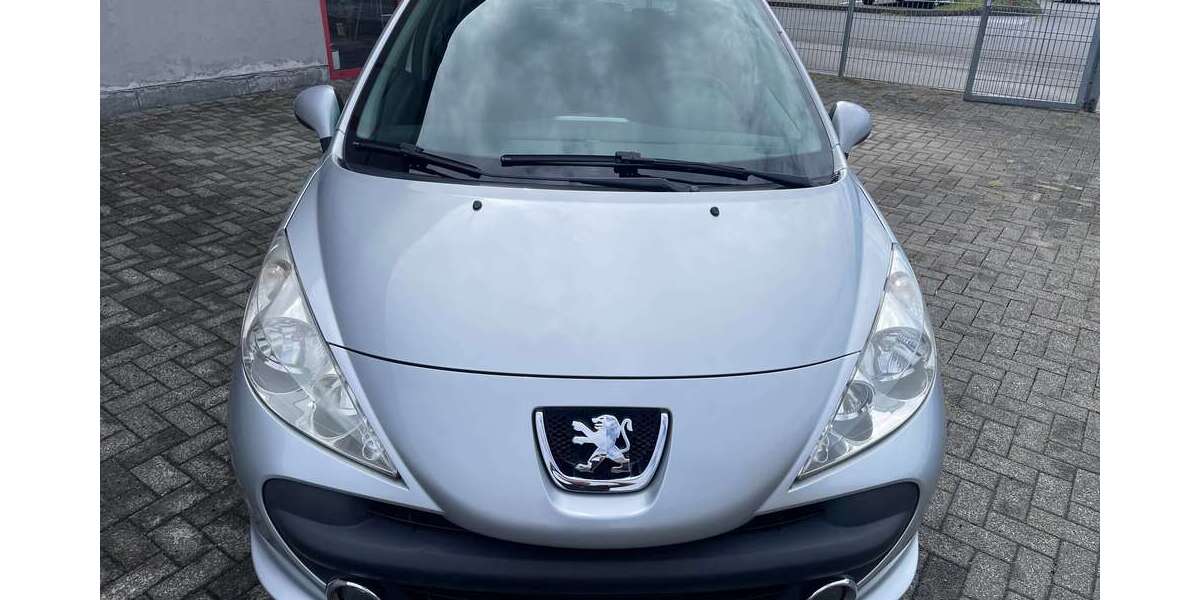 Peugeot 207 150.000 km 3.500 &euro; Velbert 42553