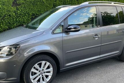 VW Touran 123.182 km 5.500 &euro; Duisburg 47178