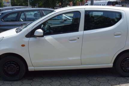 Nissan Pixo