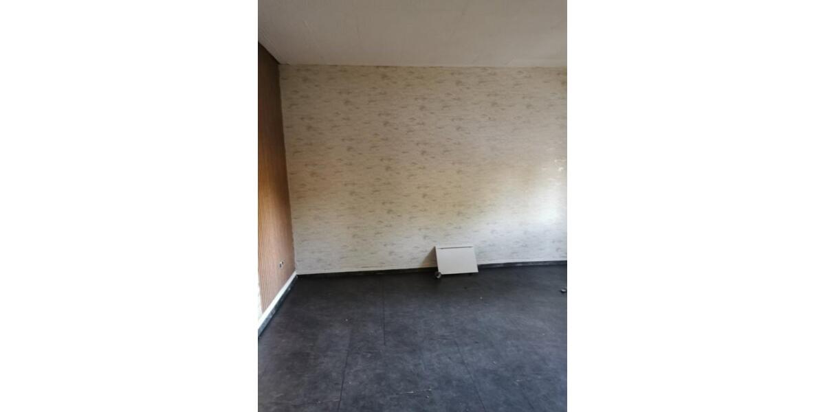 4 Zimmer +1 Durchgangszimmer, ca.108 m2, von priv. zu verm. 4 zimmer