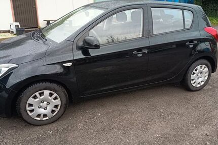 Hyundai i20 156.774 km 3.200 &euro; Hattingen 45527