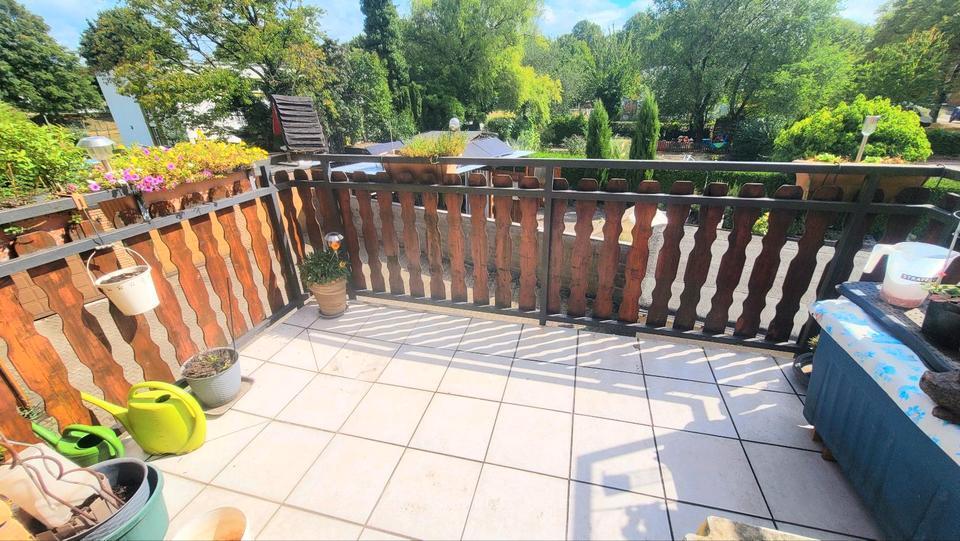 Freie 4 Zimmer-EG-Wohnung +Mieteinnahmen von 4 Wohnungen+4Garagen zimmer