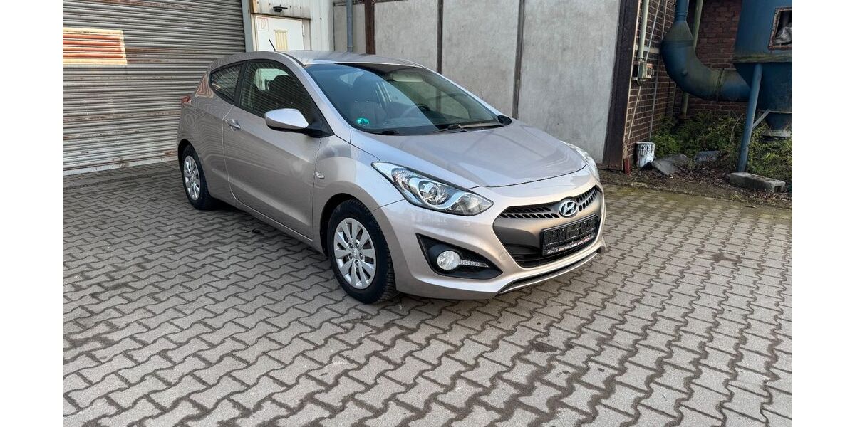 Hyundai i30 180.000 km 4.990 &euro; Bottrop 46240