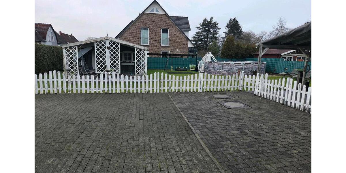 Doppelhaushälfte mit 6,5 Zimmer und 649 qm Grundstück 6.5 zimmer