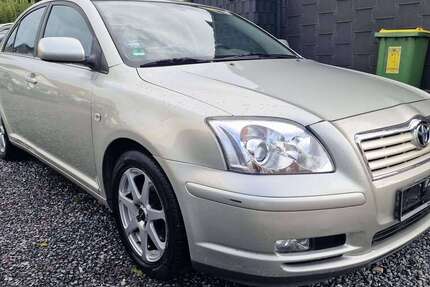 Toyota Avensis 157.000 km 3.490 &euro; Oberhausen 46145