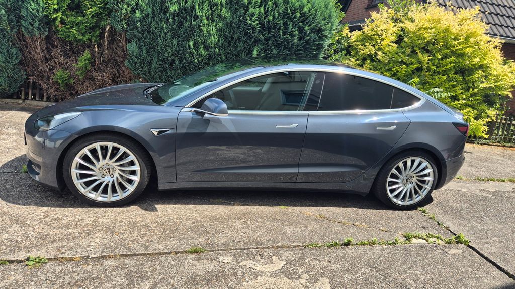 Tesla Model 3 83.000 km 25.900 &euro; Bochum 44805