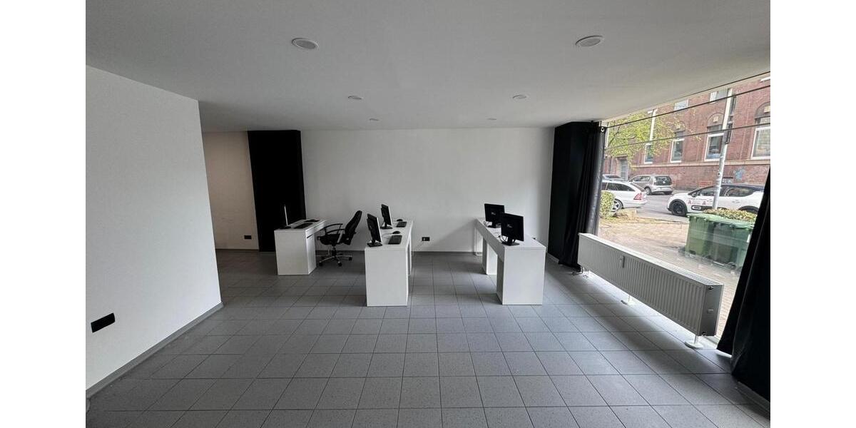 Saniertes Ladenlokal mit großer Straßenfront in OB-Sterkrade | zimmer