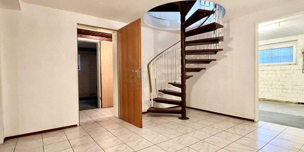 BURGALTENDORF: GROSSZUEGIGE ETW MIT 5 ZIMMERN, GARAGE, GARTEN UND UNTERGESCHOSS 5 zimmer