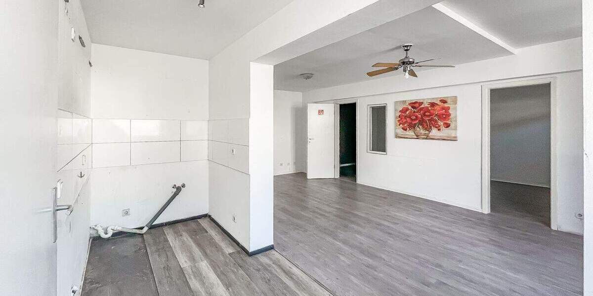 6 Wohnungen - 10 Garagen - 4 Stellplätze - 5 Balkone 2 zimmer