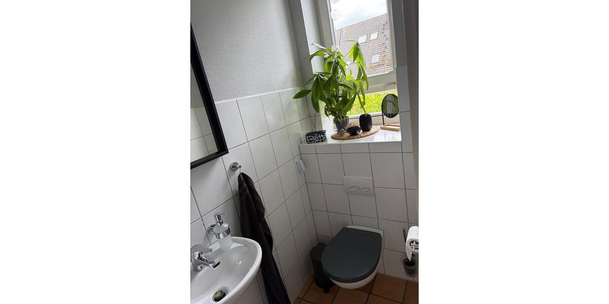 Reihenhaus Essen Huttrop - 3 Zimmer, 123 m&sup2;, 1.800&euro; | Angebot:27615081